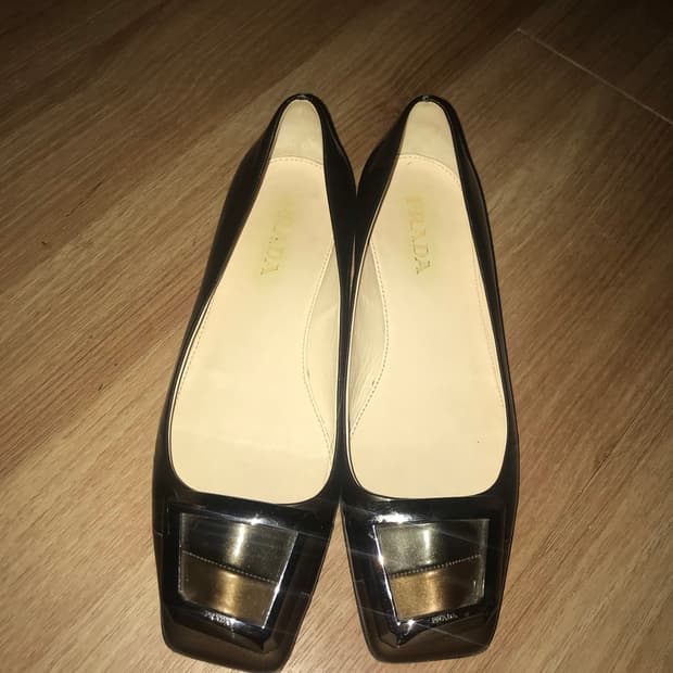 프라다 스퀘어 뮬 230