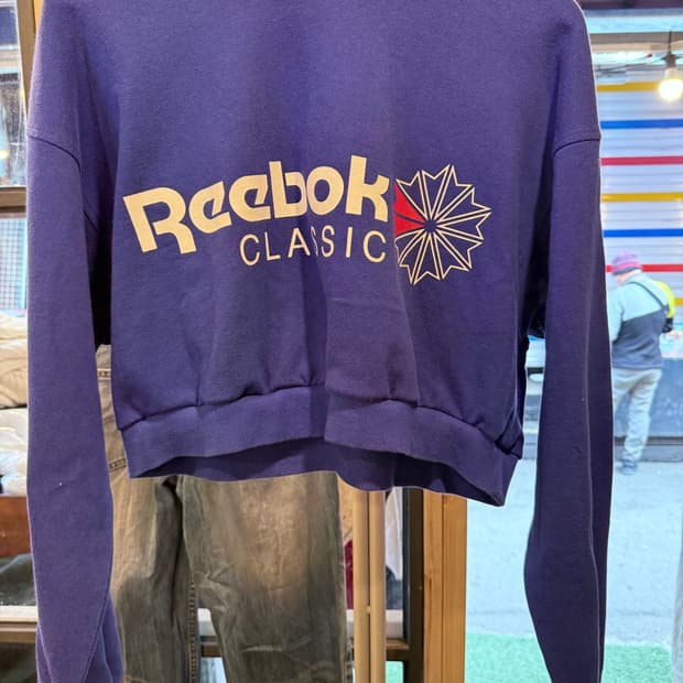 리복 클래식 블루 크롭 맨투맨