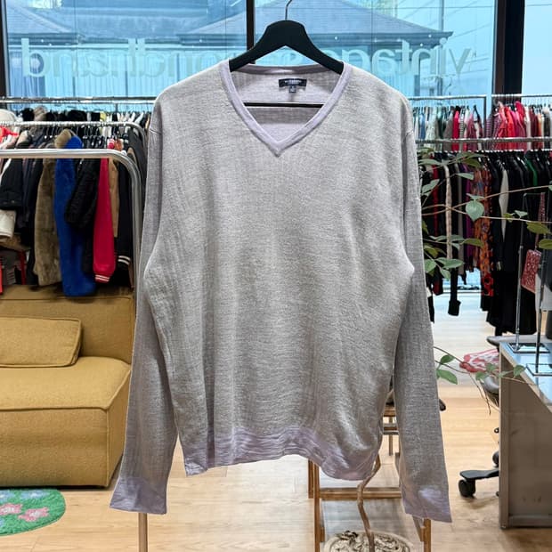 버버리 라이트 퍼플 스트라이프 브이넥 니트 