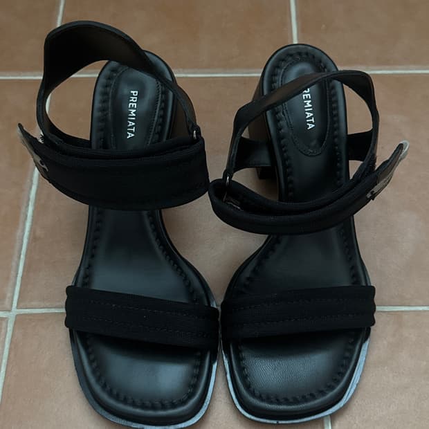 프리미아타 벨크로 스트랩 힐 샌들