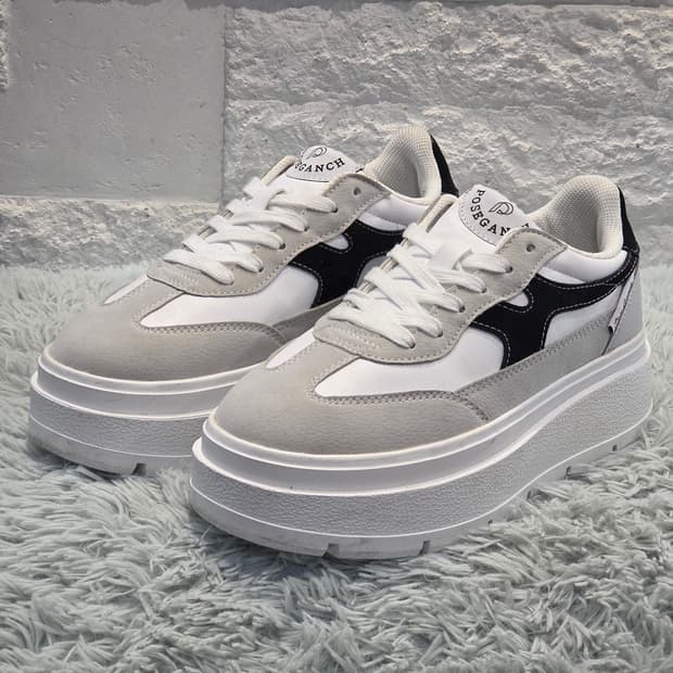 7a-3:포즈 갠치 에코 스웨이드 플랫폼 스니커즈 화이트 블랙 235mm