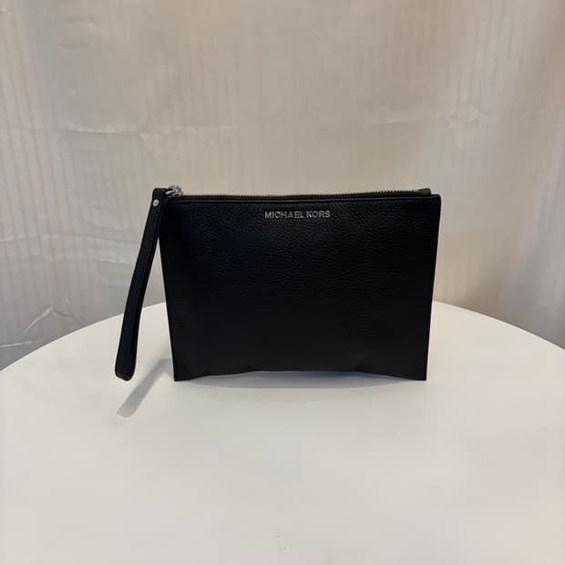 정품 마이클코어스 클러치백    