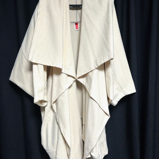 모니탈리 아방가르드 울케이프