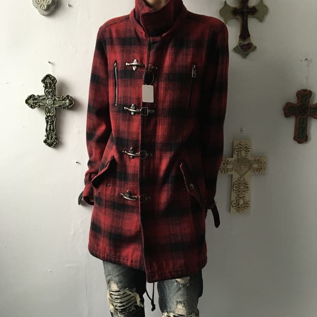 Berning sho fire man button high neck ch