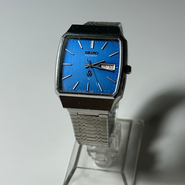 SEIKO quartz square