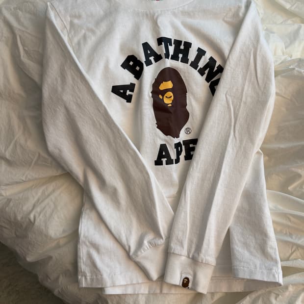 베이프 컬리지 롱슬리브 티셔츠 화이트