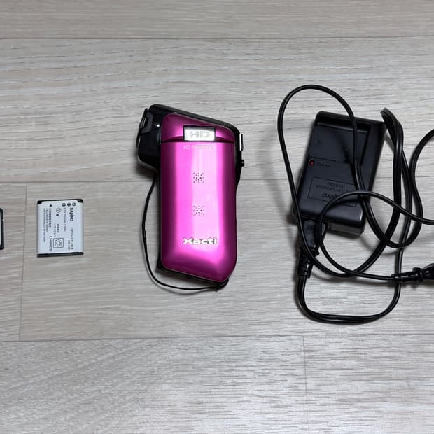산요작티 cg10 캠코더 핑크색상 팔아요