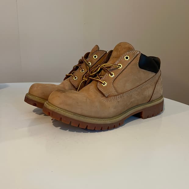 팀버랜드 프리미엄 워터프루프 추카 부츠 