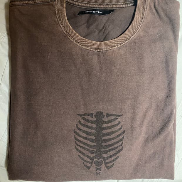 해칭룸 본티셔츠 차콜