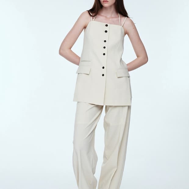 무아르보 Halterneck detail summer vest 구해요!!