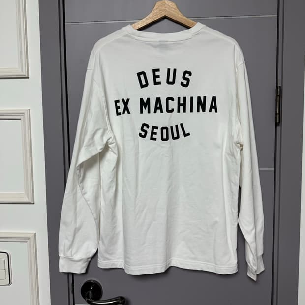 데우스 엑스 마키나 서울 L 화이트 미니멀