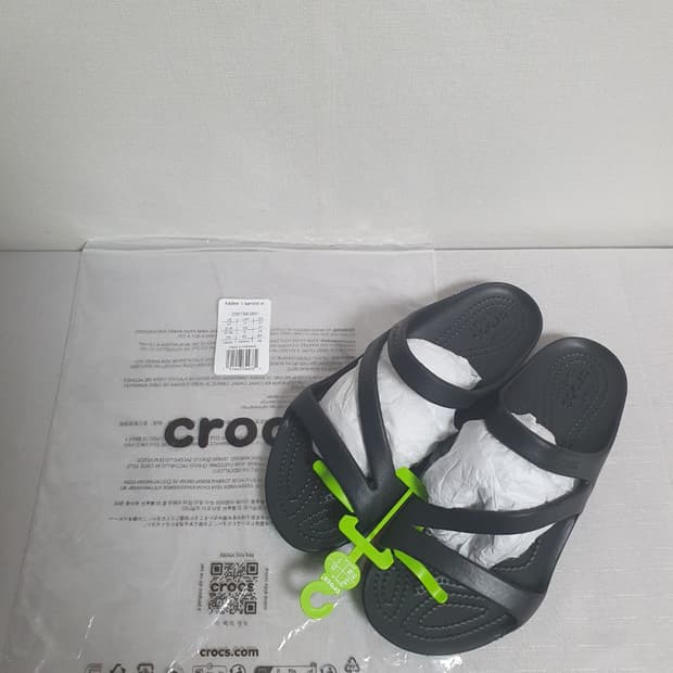 크록스 카디 2 스트랩 샌들 W7 240mm 블랙 새상품