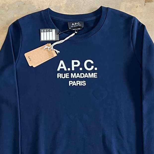 L 새상품 아페쎄 빅로고 네이비 맨투맨