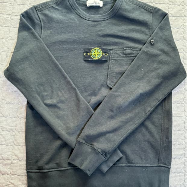 스톤아일랜드 포켓 블랙 맨투맨 m(100) 판매합니다