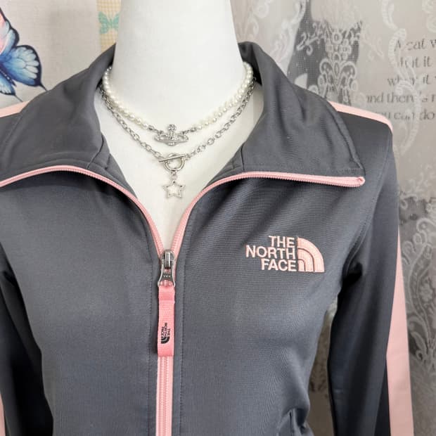 노스페이스 그레이 & 핑크 슬림핏 져지
