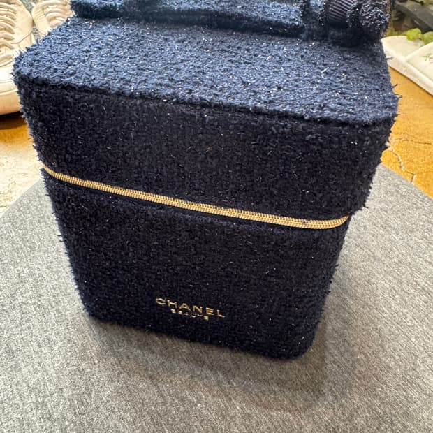 샤넬 트위드 탑 핸들 플랩백 네이비