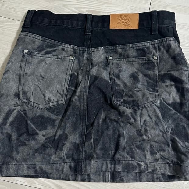 MMkits 흑청 데님 미니 스커트