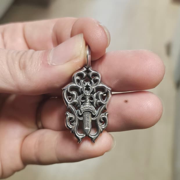 크롬하츠 바인대거 팬던트