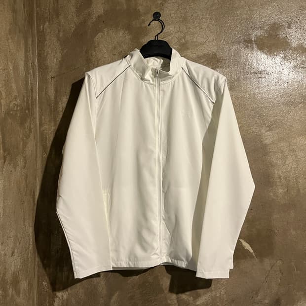 언더아머 바람막이 자켓