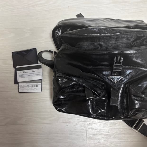 프라다 / 오일 레더 크로스백 가죽