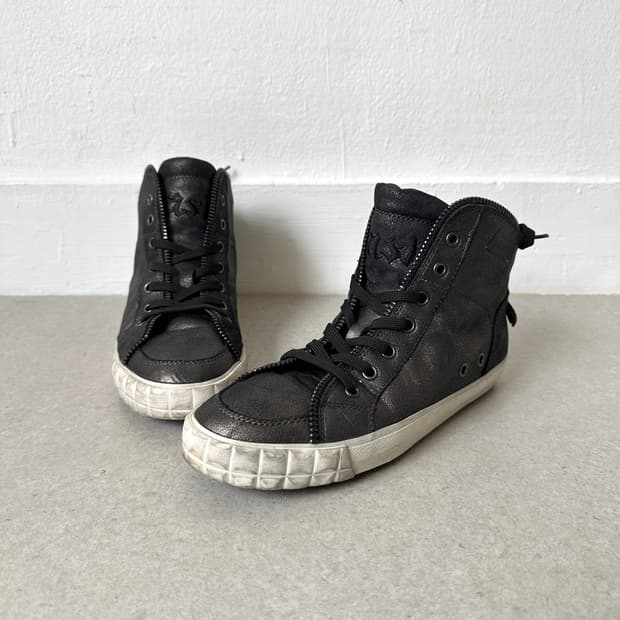 Ash 블랙 펄 지퍼 하이탑 스니커즈