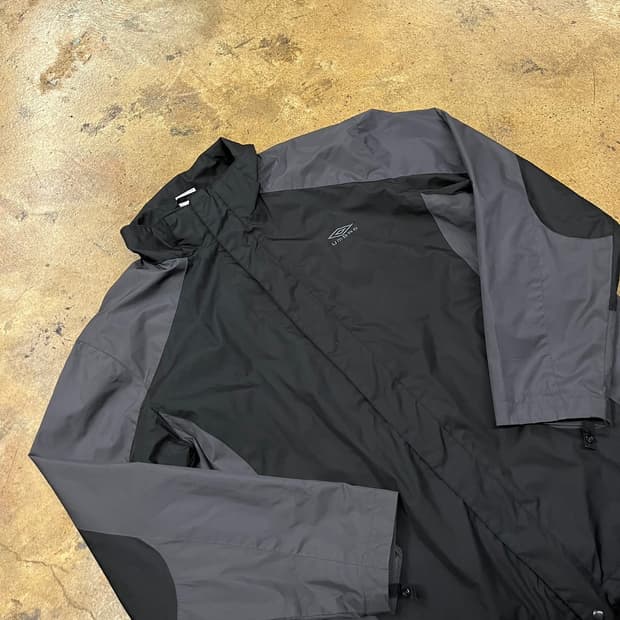 [정품/105] 엄브로 바람막이 블랙 회색 b16