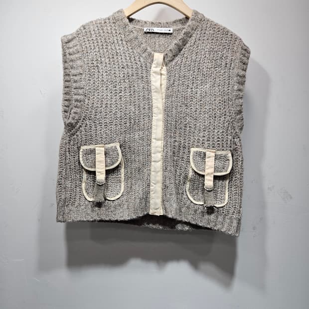 자라(ZARA) 포켓 니트 조끼 베스트