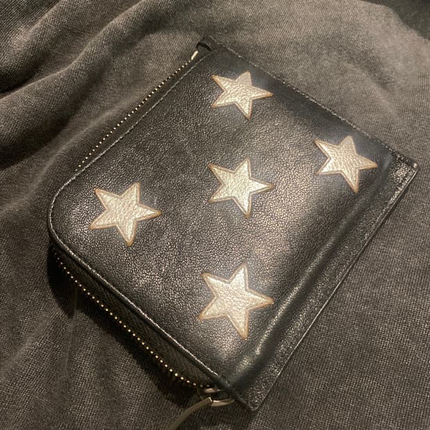 생로랑 SAINT LAURENT 스타 프린트 지퍼 반지갑 블랙 (정품)
