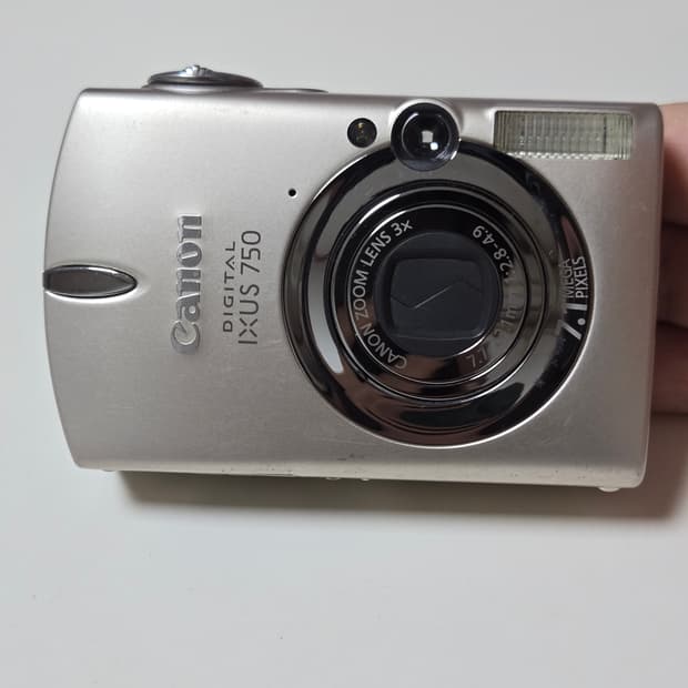캐논 익서스 750 디지털 카메라