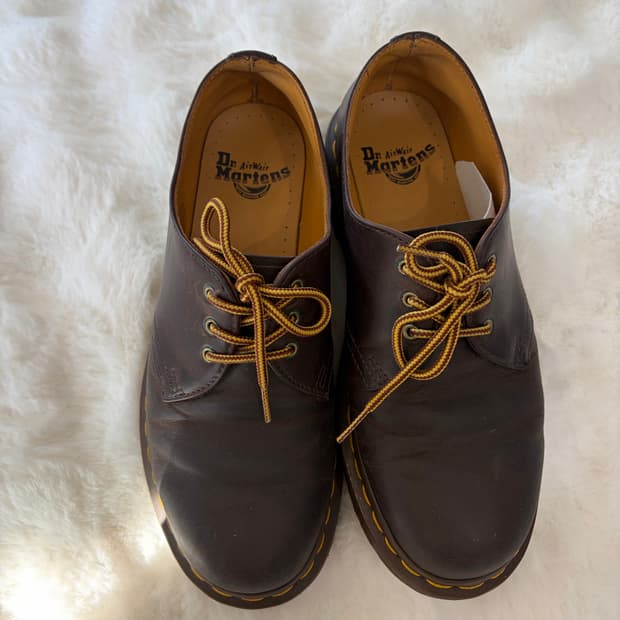 닥터마틴 브라운 3홀 슈즈