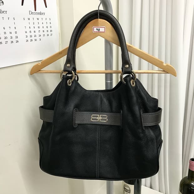 발렌시아가 BB로고 금장 레더 숄더백 가방