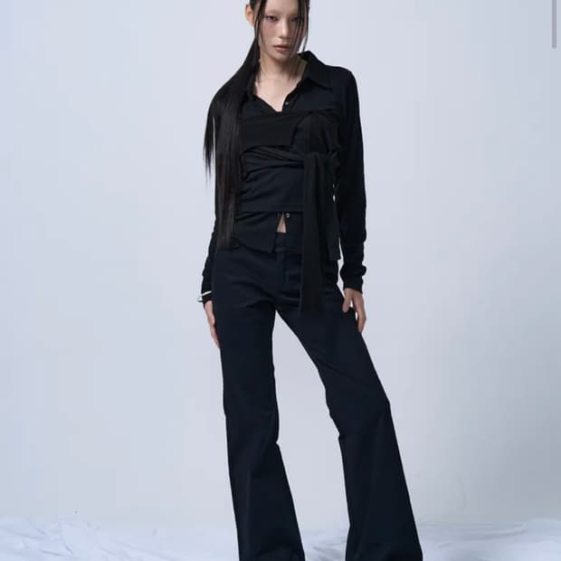 지제뮤지엄 로우라이즈 투버튼 부츠컷 팬츠 블랙