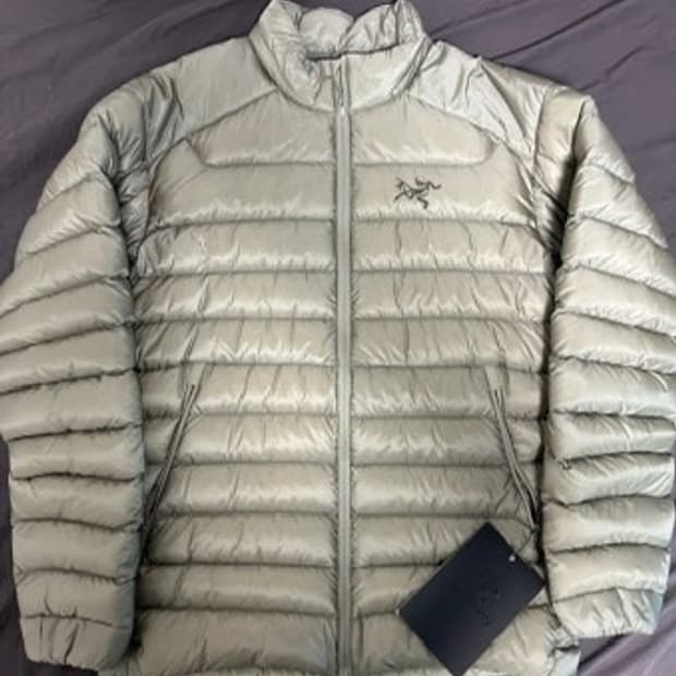 아크테릭스 디스토션 컬러 세륨 구합니다 ㅠ m이나 l