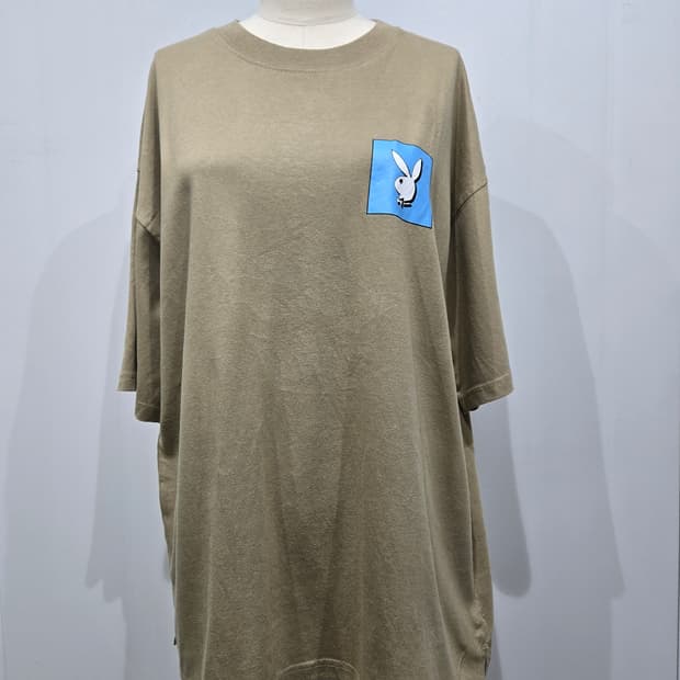 플레이보이 카키색 반팔 티셔츠