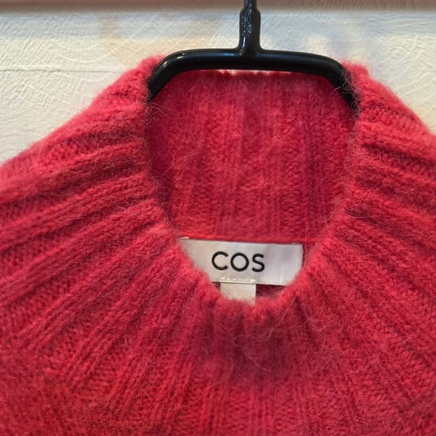 COS 핑크 모헤어 니트 스웨터