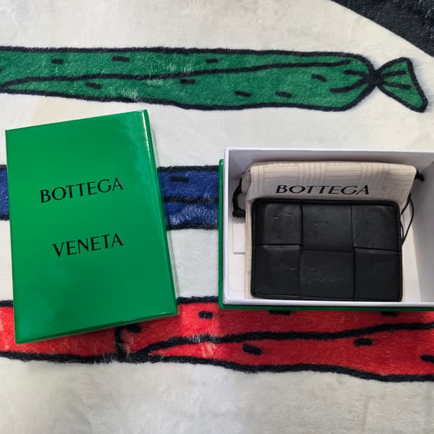 보테가 베네타 카드 케이스 램스킨 & 카프스킨 블랙 카드지갑