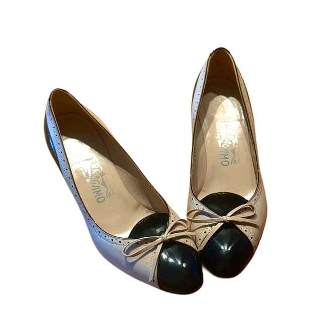 페라가모 여성용 투톤 가죽 펌프스 힐