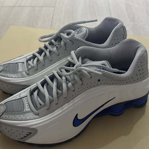 나이키 샥스 R4 화이트 레이서 블루 운동화