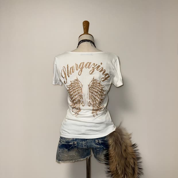 날개 프린팅 오네갸루 탑