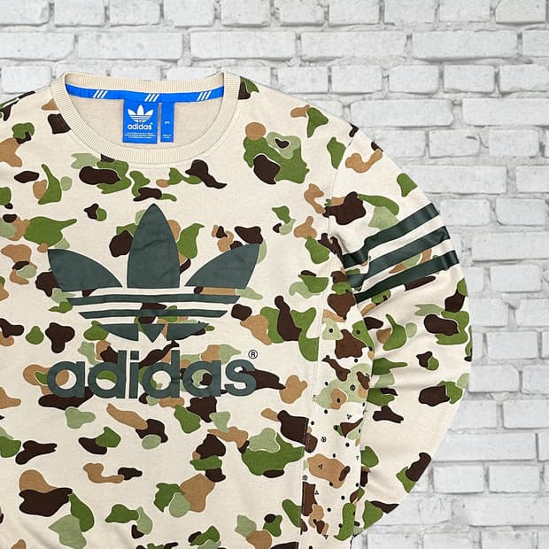 아디다스 빈티지 카모 맨투맨 우먼95