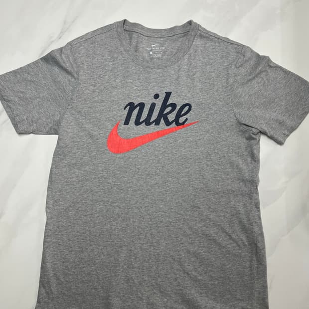 NIKE 빅로고 반팔