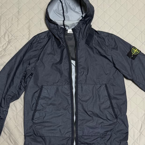 스톤아일랜드 멤브라나 바람막이 S [정품]