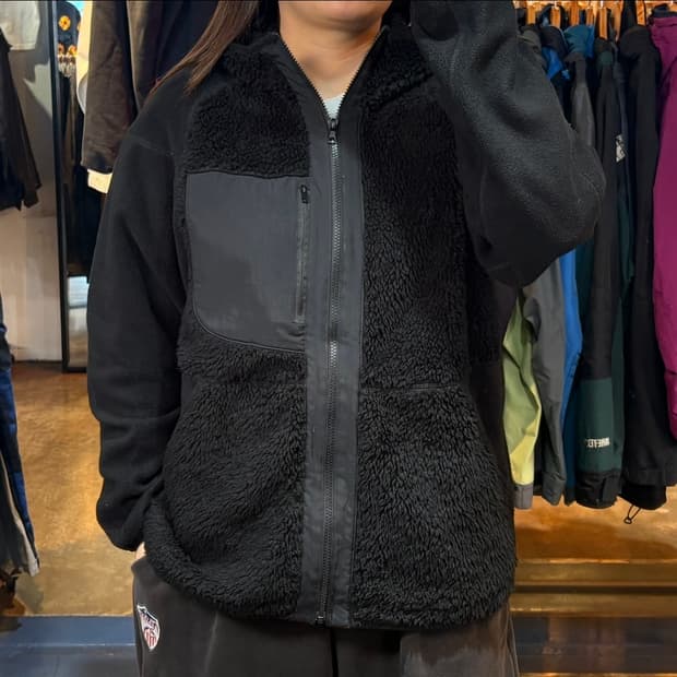 유니클로x화이트마운티니어링 플리스 자켓