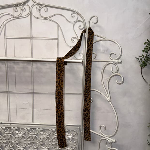 Brown leopard tie scarf