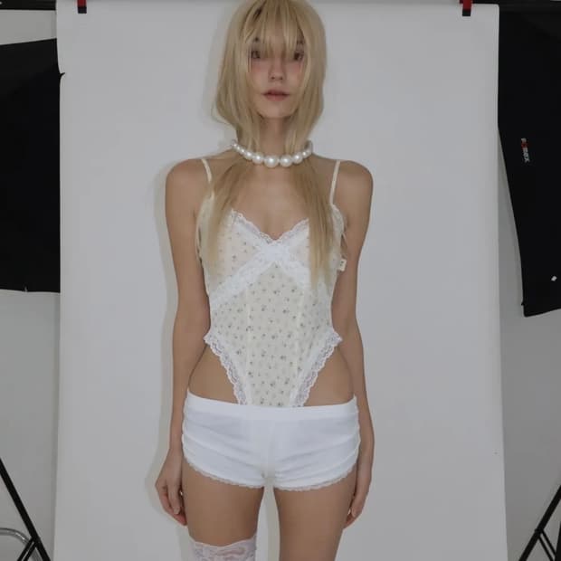 비엔프롬 플라워 바디수트 아이보리