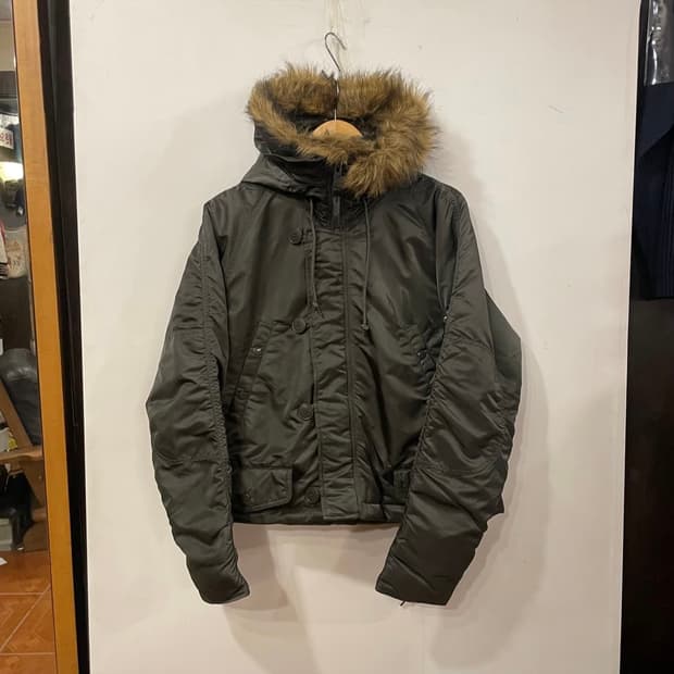 알파인더스트리 리메이크 크롭봄버M