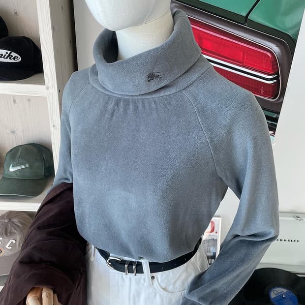 버버리 목폴라 긴팔티