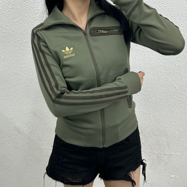 아디다스 브라운로고 다크그린 트랙탑 85