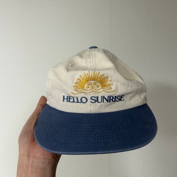 헬로썬라이즈 캡