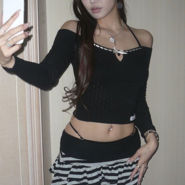 Feline ribbon top